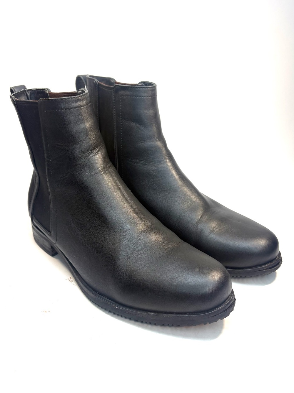 Poppy Barley Black Leather Chelsea Boots | 8.5